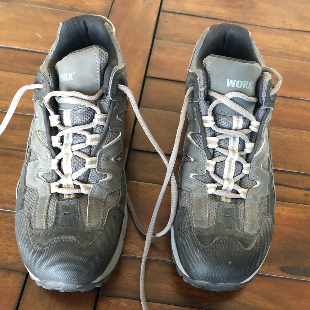 EUC men’s Red Wing Steel toed work shoes size 9.5